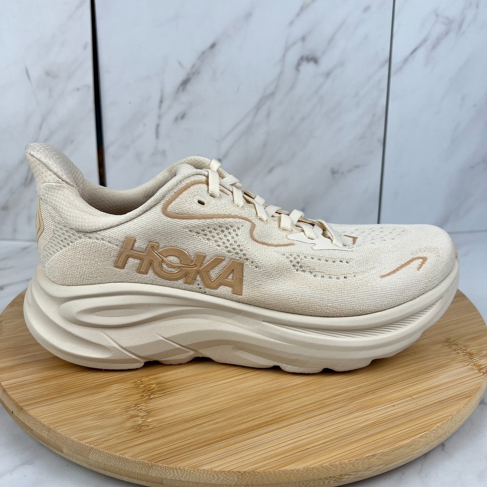 Hoka One Clifton 10 Womens Size 8 B Vanilla Birch Running Shoes 1162031 VCH